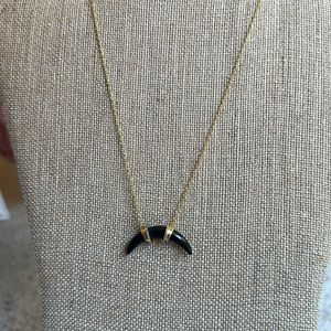 Arc Pendant Necklace